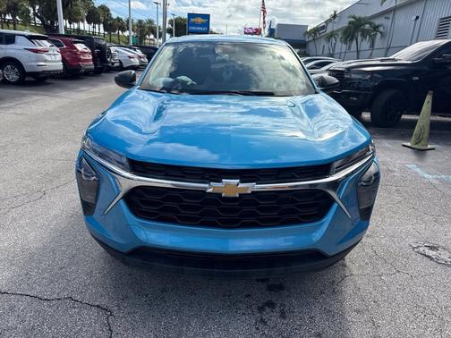 Marina Blue Metallic 2025 Chevrolet Trax LS