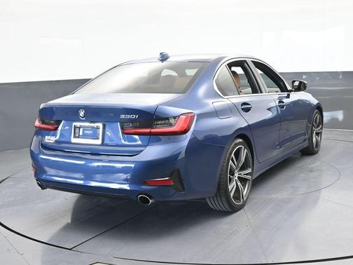 2021 BMW 330 i