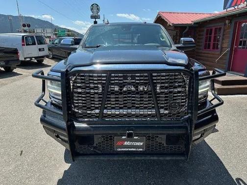 2020 RAM 3500 Laramie Crew Cab 4x4 8' Box