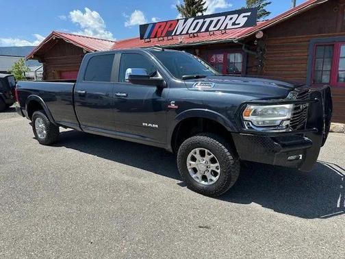 2020 RAM 3500 Laramie Crew Cab 4x4 8' Box