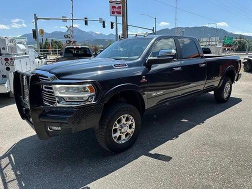 2020 RAM 3500 Laramie Crew Cab 4x4 8' Box