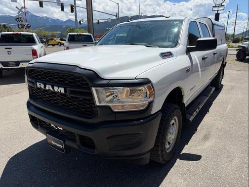 Patriot Blue Pearlcoat 2023 RAM 2500 Tradesman Crew Cab 4x4 6'4' Box