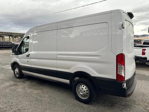 2022 Ford Transit-250 Base