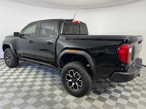 2025 GMC Canyon AT4