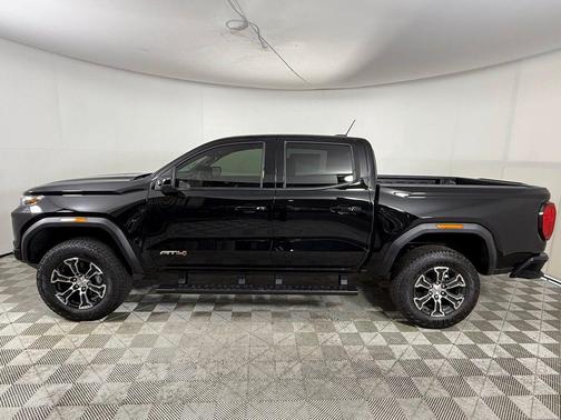 2025 GMC Canyon AT4