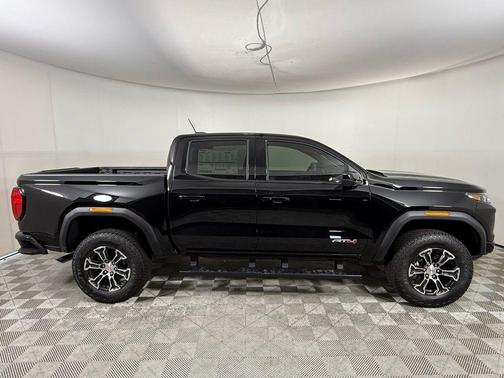 2025 GMC Canyon AT4