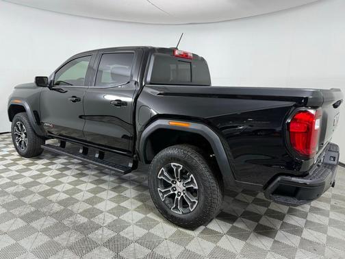 2025 GMC Canyon AT4