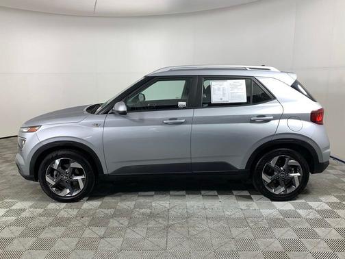 2021 Hyundai VENUE SEL
