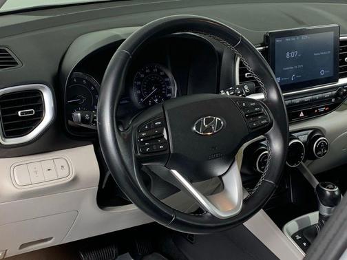 2021 Hyundai VENUE SEL