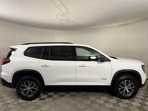 2025 GMC Acadia AT4