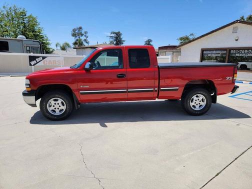 Victory Red 2001 Chevrolet Silverado 1500 LS Extended Cab