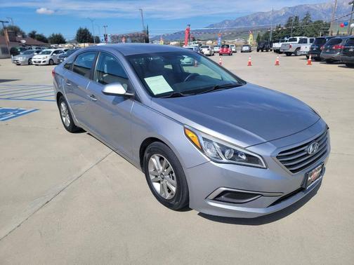 2017 Hyundai SONATA SE