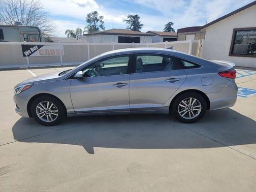 2017 Hyundai SONATA SE