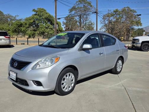 Brilliant Silver Metallic 2012 Nissan Versa 1.6 S