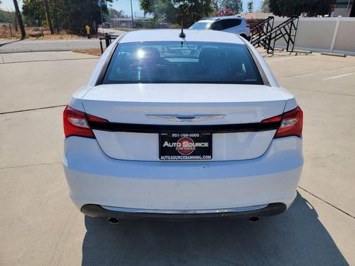 2013 Chrysler 200 LX