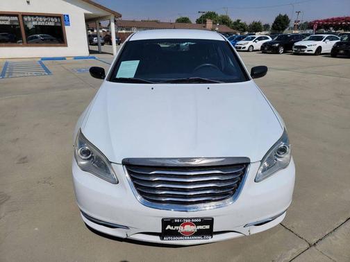 2013 Chrysler 200 LX