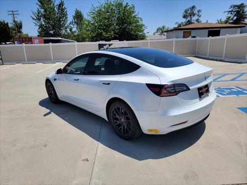 2022 Tesla Model 3 Standard Range