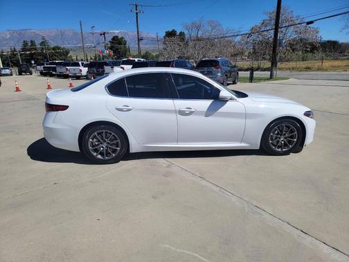 2019 Alfa Romeo Giulia Base