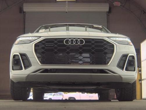 2023 Audi Q5 45 S line Prestige