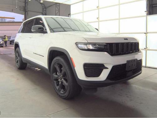 2023 Jeep Grand Cherokee Altitude