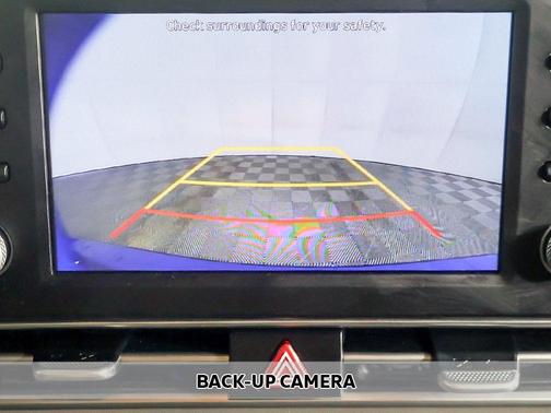 2022 Hyundai ELANTRA SE