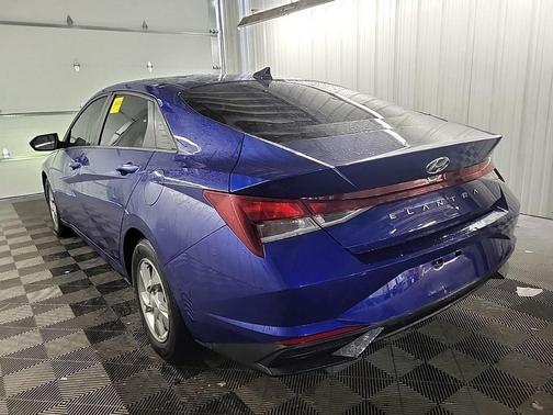 2022 Hyundai ELANTRA SE