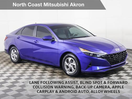 2022 Hyundai ELANTRA SE