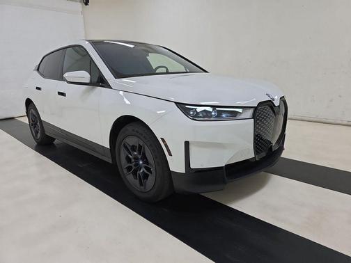 Alpine White 2024 BMW iX xDrive50