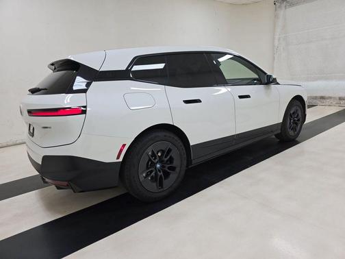 Alpine White 2024 BMW iX xDrive50