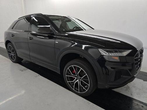 Mythos Black Metallic 2023 Audi Q8 55 Prestige