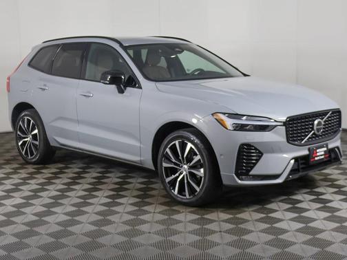 2024 Volvo XC60 B5 Plus Dark Theme