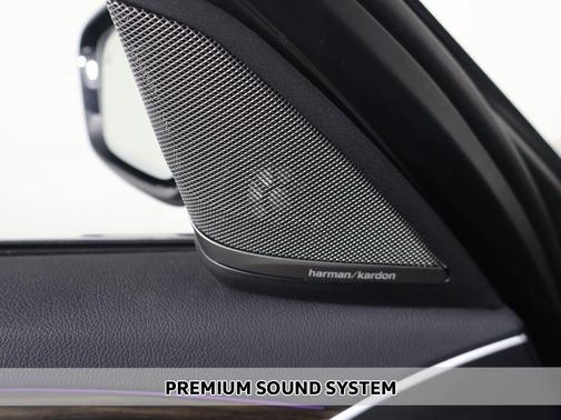 Bernina Grey Amber Effect Metallic 2022 BMW 540 i xDrive