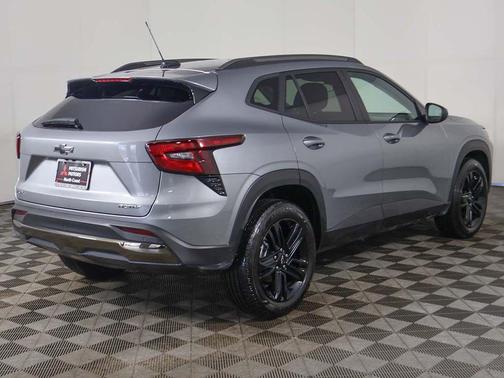 Sterling Gray Metallic 2025 Chevrolet Trax FWD ACTIV