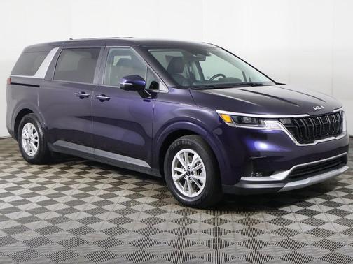 2024 Kia Carnival LX