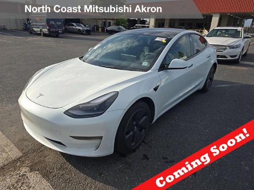 White 2023 Tesla Model 3 Standard Range