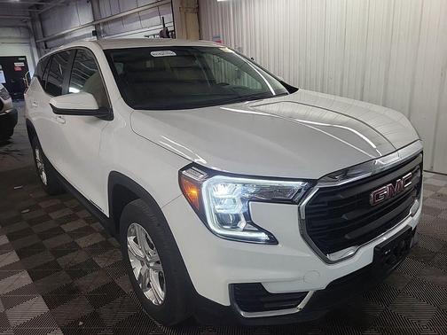 Summit White 2024 GMC Terrain SLE