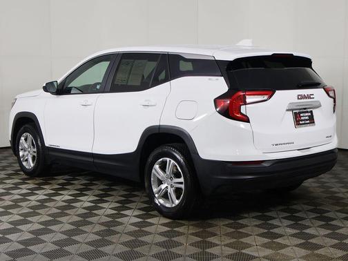 Summit White 2024 GMC Terrain SLE