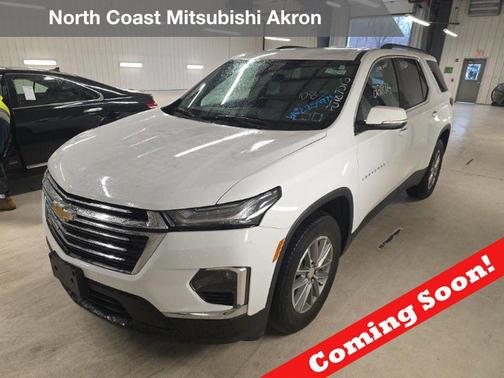 Summit White 2023 Chevrolet Traverse LT Cloth