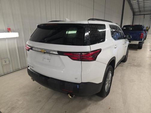 Summit White 2023 Chevrolet Traverse LT Cloth