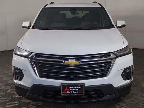 Summit White 2023 Chevrolet Traverse LT Cloth