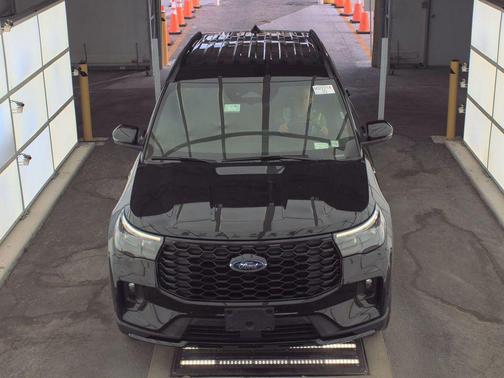 Black Metallic 2025 Ford Explorer ST-Line