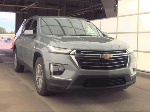 Sterling Gray Metallic 2023 Chevrolet Traverse LT Cloth
