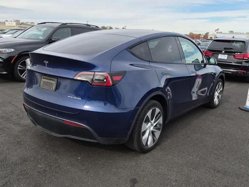 2022 Tesla Model Y Long Range Dual Motor All-Wheel Drive