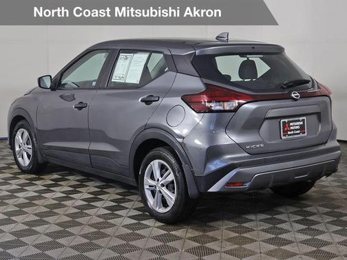 Gun Metallic 2024 Nissan Kicks S