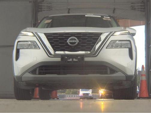 Brilliant Silver Metallic 2023 Nissan Rogue SV