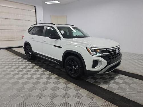 2024 Volkswagen Atlas 2.0T SE w/Technology 4MOTION