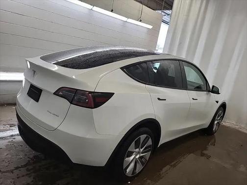 2022 Tesla Model Y Long Range Dual Motor All-Wheel Drive