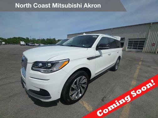 Pristine White Metallic Tri-Coat 2022 Lincoln Navigator Reserve