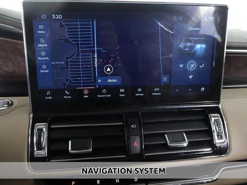 Pristine White Metallic Tri-Coat 2022 Lincoln Navigator Reserve