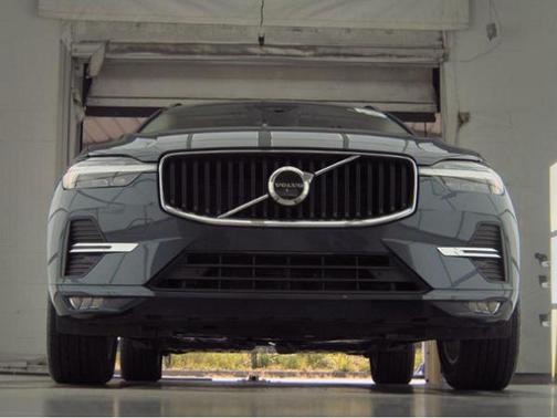 2022 Volvo XC60 B5 Momentum